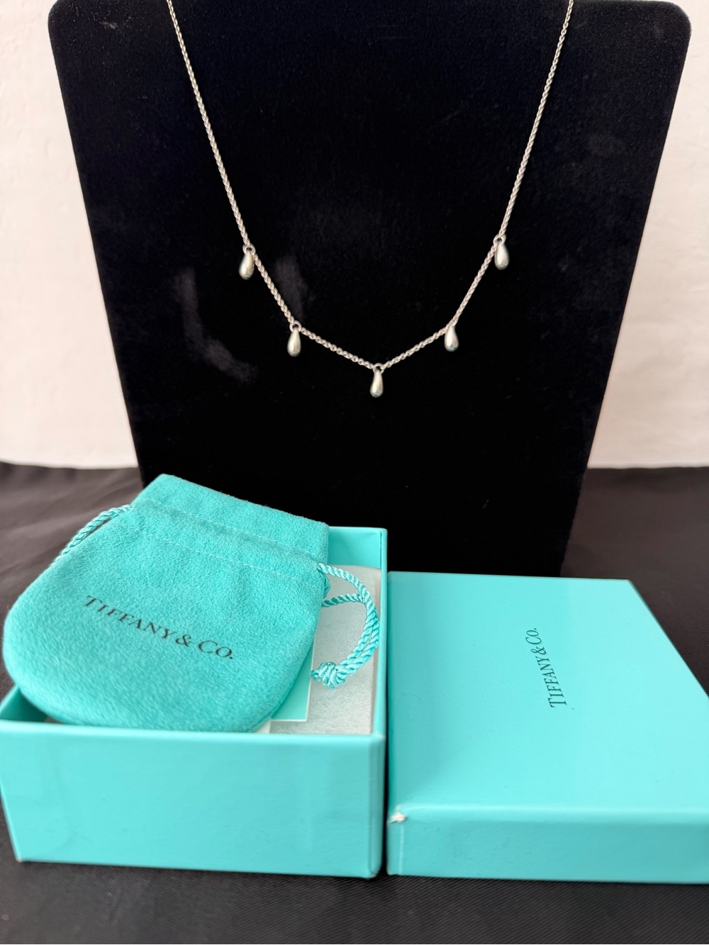 Auth Tiffany & Co. Silver 5?Teardrop Pendant Necklace